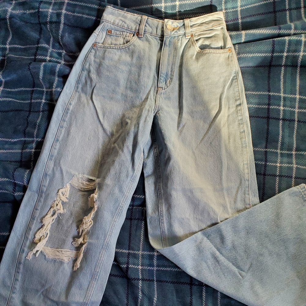 Garage (size 25) STRAIGHT HIGH RISE WIDE LEG JEANS, LIGHTWASH